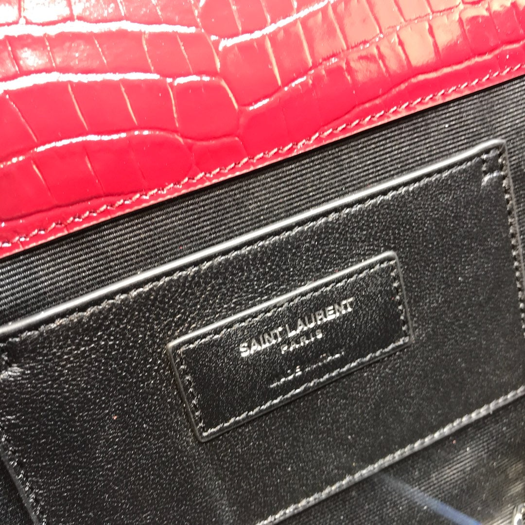 GLAMI Kate MeGLAMIum Chain Bag With Tassel In Embossed CrocoGLAMIle Burgundy For Women 9.4in/24cm YSL