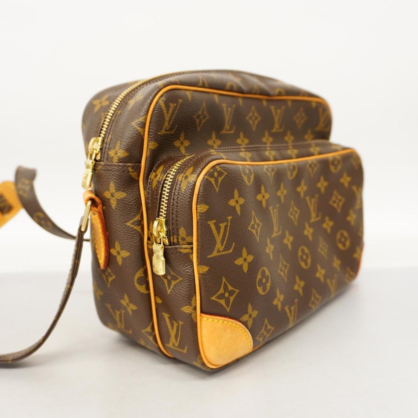 Louis Vuitton Nile Canvas Shoulder Bag ()