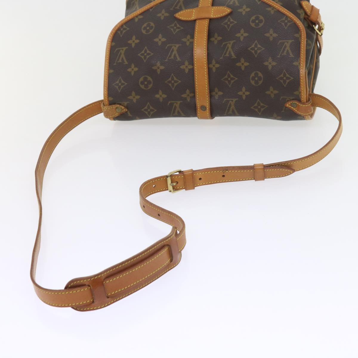 Louis Vuitton Saumur Canvas Shoulder Bag ()