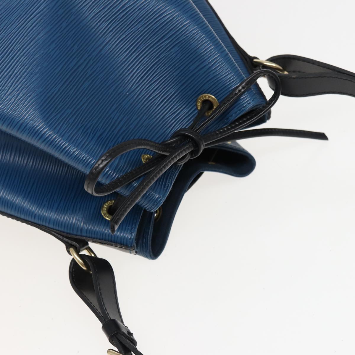 Louis Vuitton Noe Leather Shoulder Bag