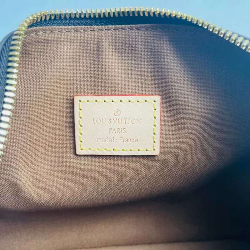 LOV2 Bags - Luxurious Bags 1111