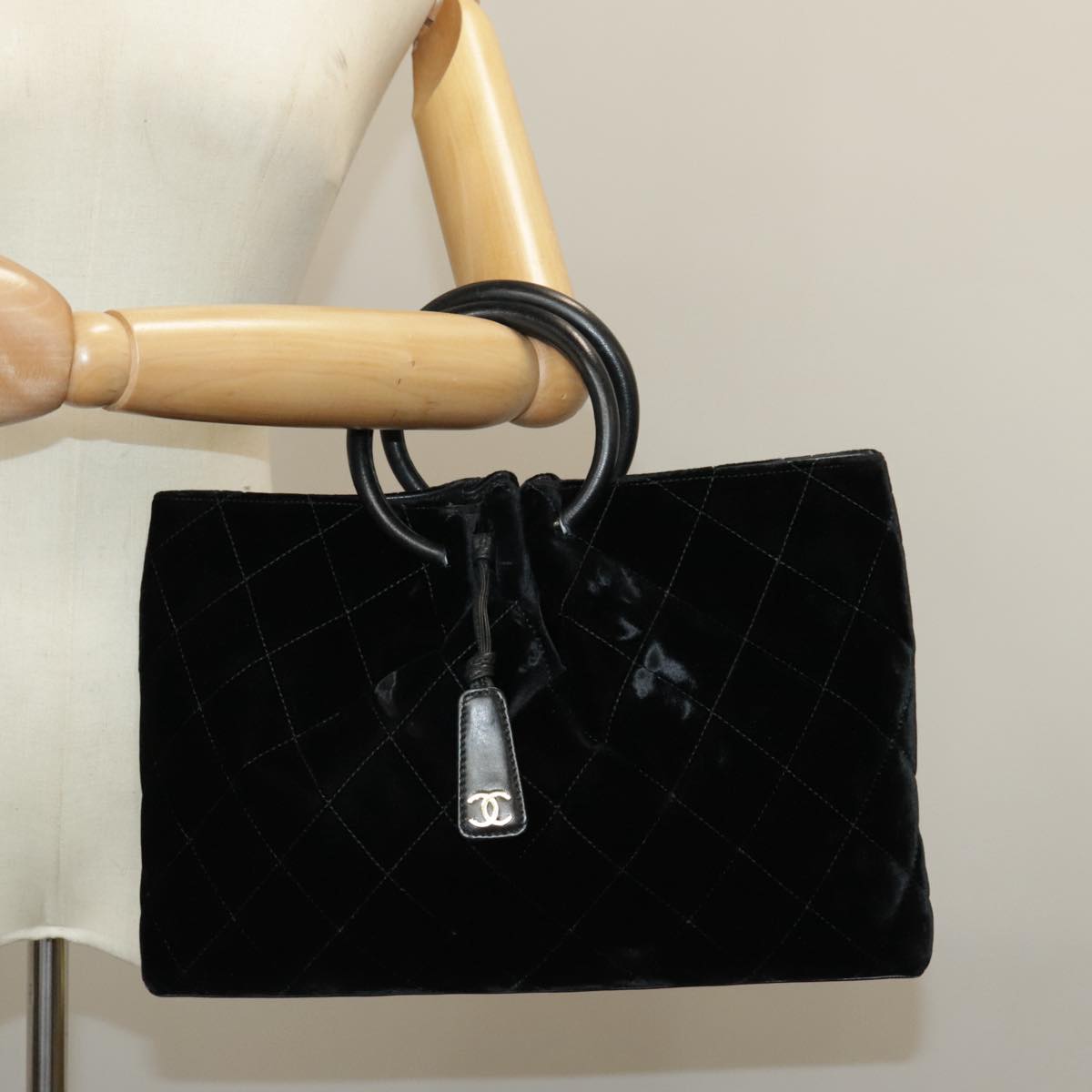 CHANEL Matelasse Hand Bag Velor Black Gold CC 100911