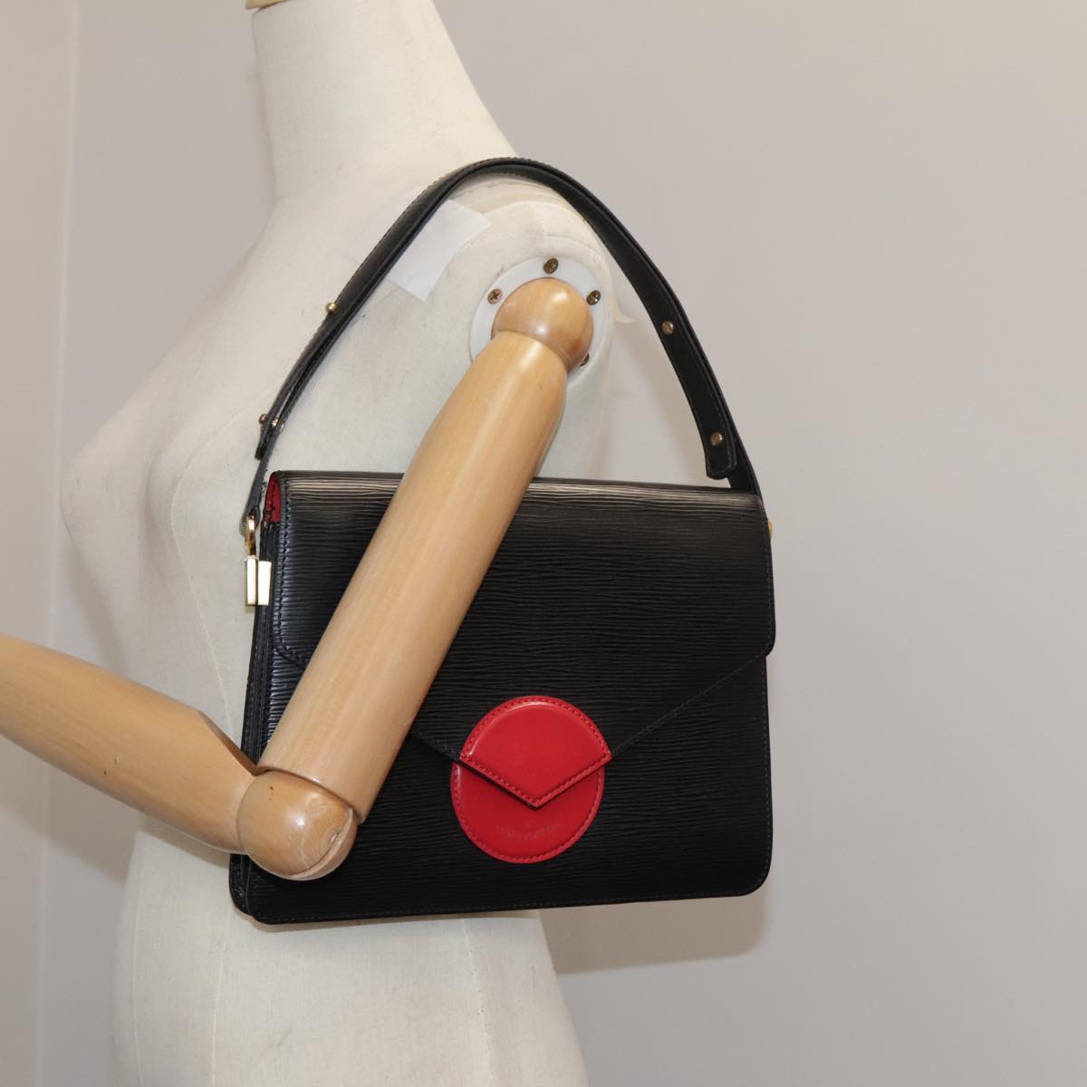 LOUIS VUITTON Epi Osh Shoulder Bag Black Red M52444 LV 101738
