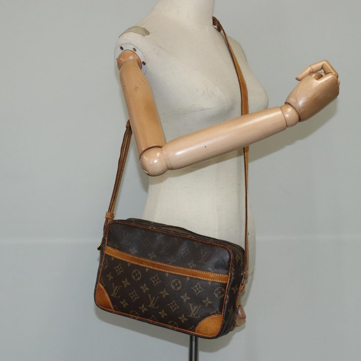LOUIS VUITTON Monogram Trocadero 27 Shoulder Bag M51274 LV 103899
