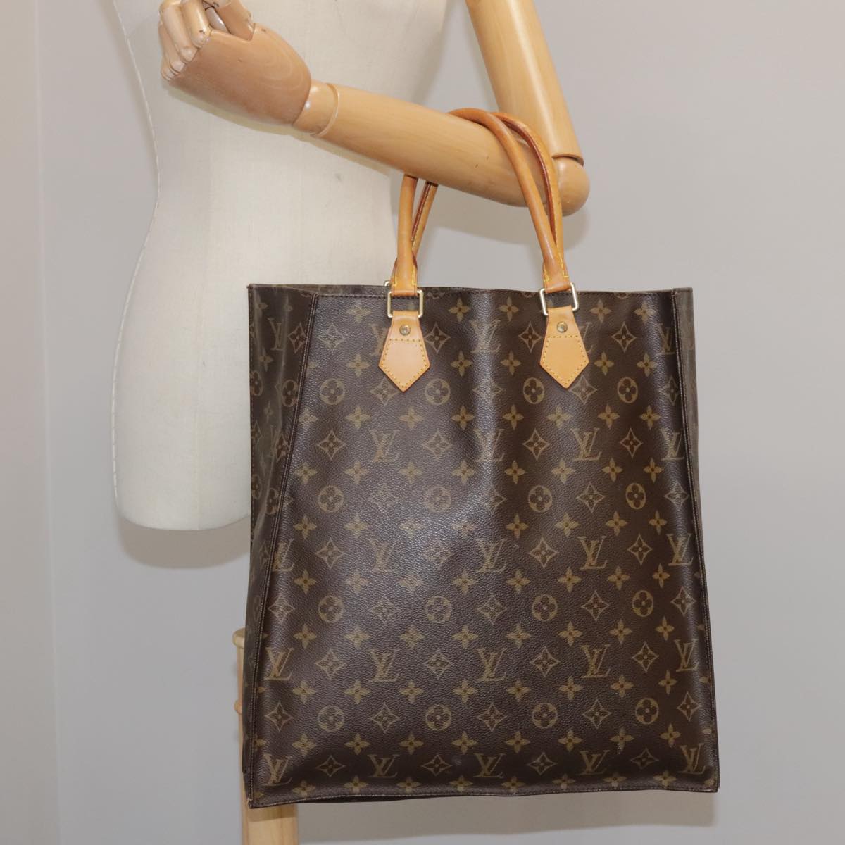 LOUIS VUITTON Monogram Sac Plat Hand Bag M51140 LV 104291