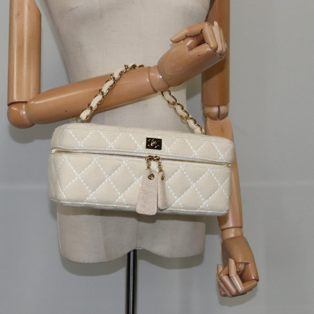 CHANEL Vanity Chain Wild Stitch Pouch Cotton White CC 104339A