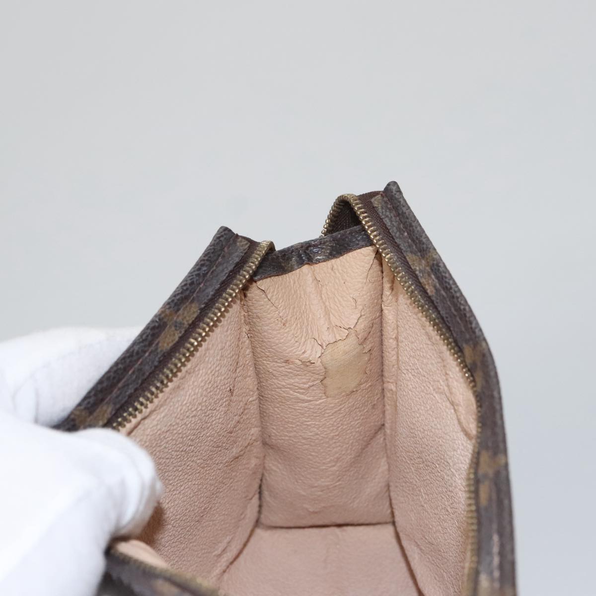 LOUIS VUITTON Monogram Poche Toilette 19 Pouch M47544 LV 104354