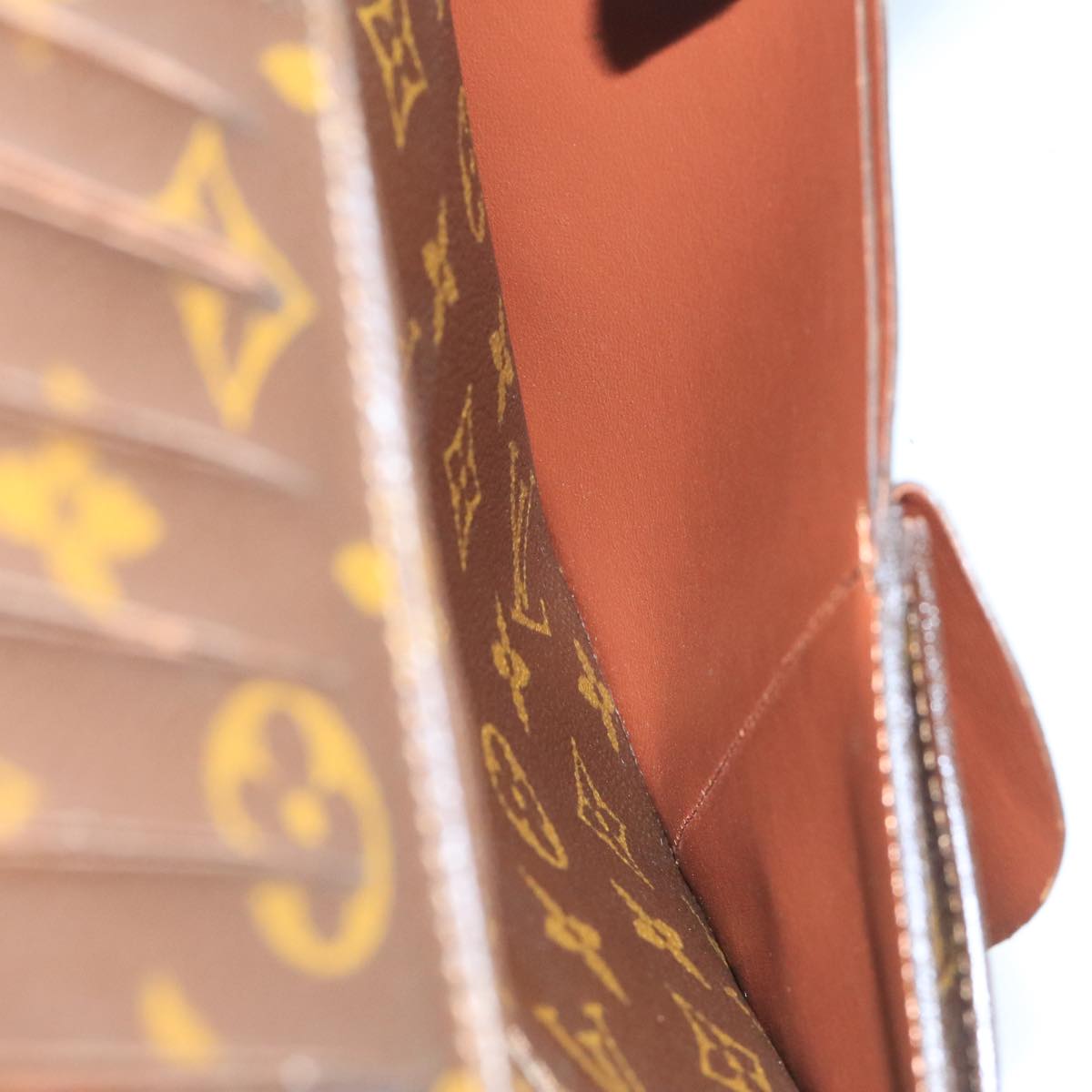 LOUIS VUITTON Monogram Poche Escapade Travel Case M60113 LV 104404A