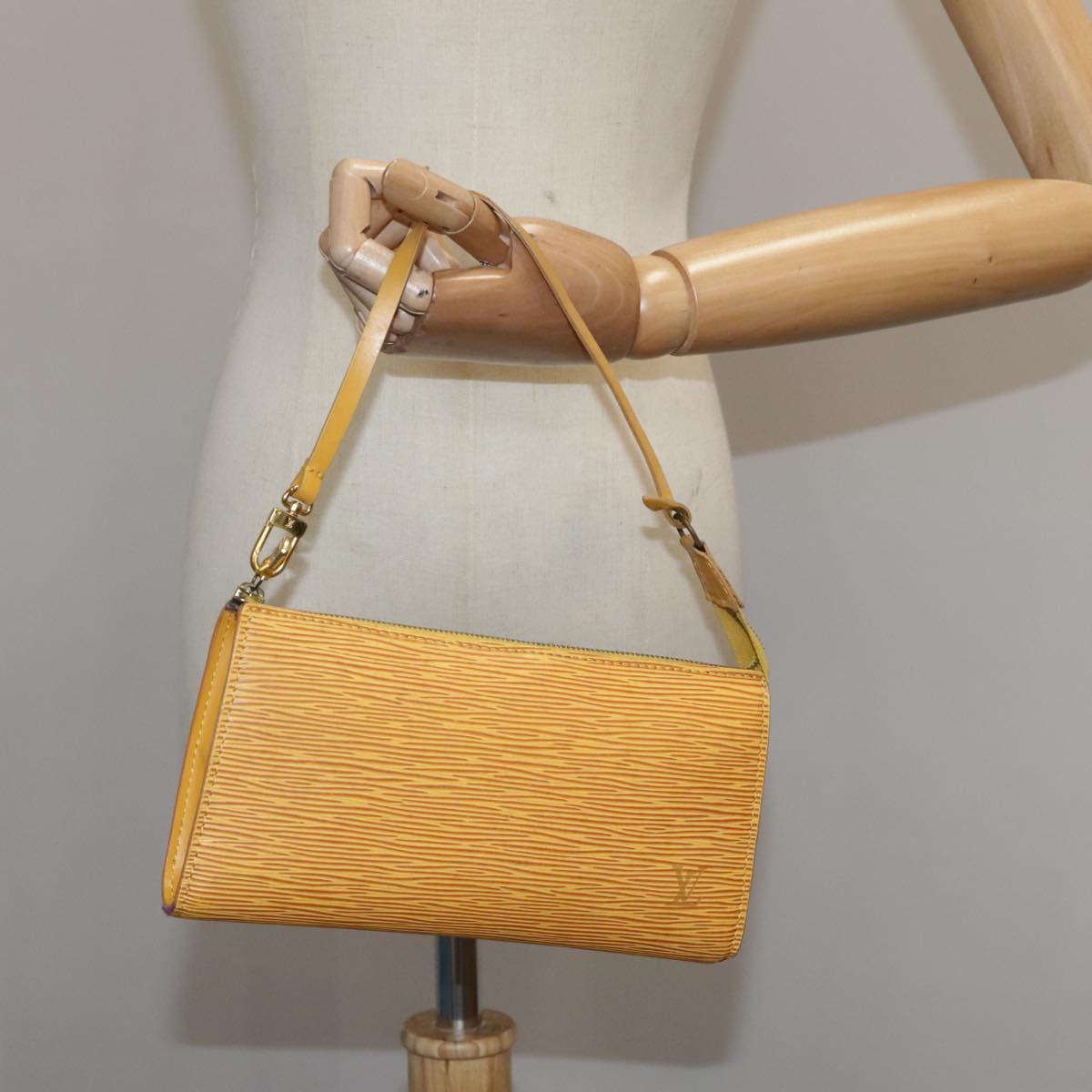 LOUIS VUITTON Epi Pochette Accessoires Pouch Yellow M52989 LV 106689