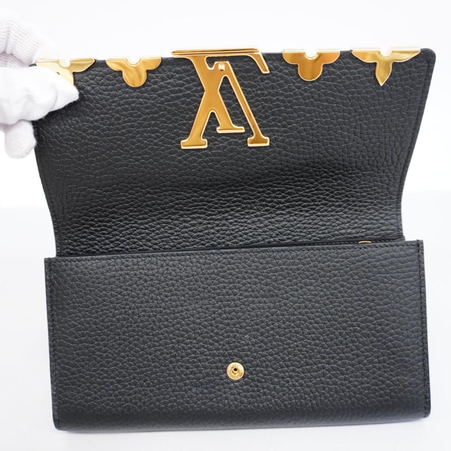 Louis Vuitton Capucines Leather Wallet ()