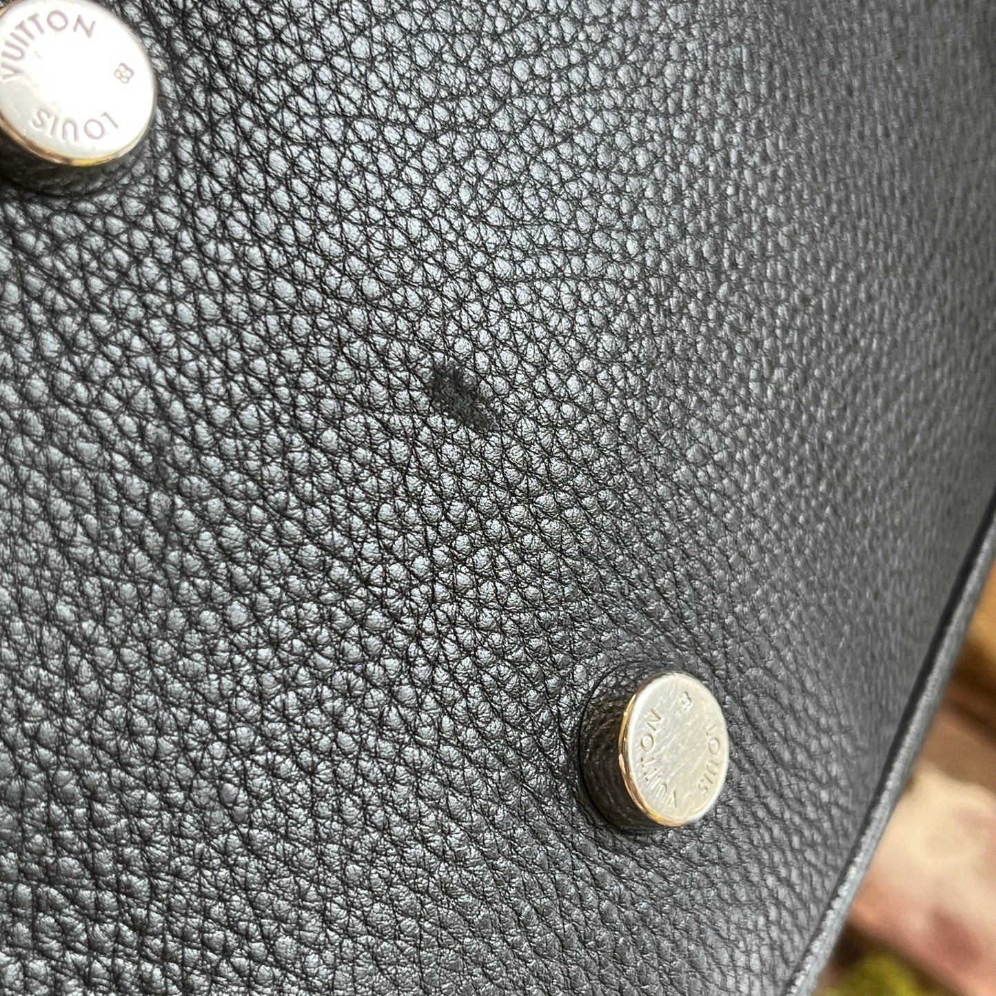 LOUIS VUITTON Mahina Leather Hobo Bag ADI1190