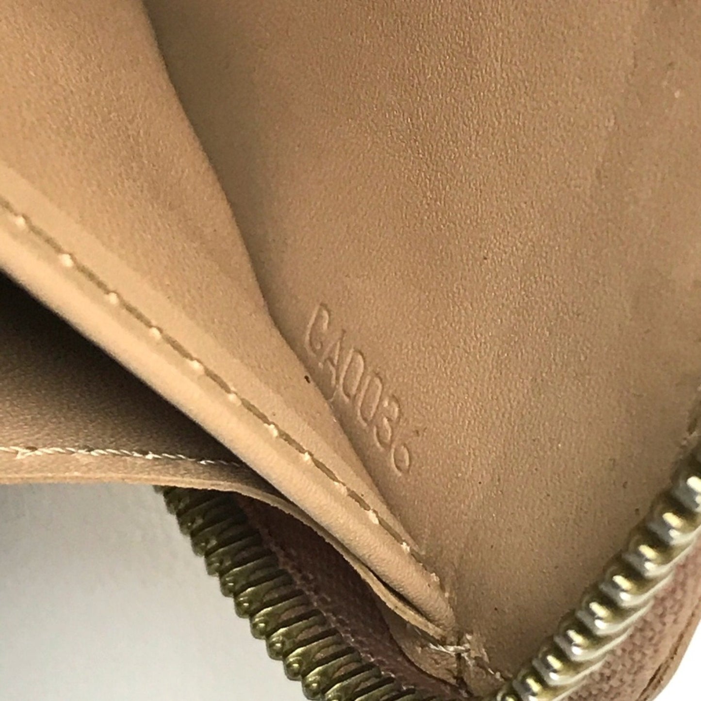 Vernis Zip Wallet Monogram