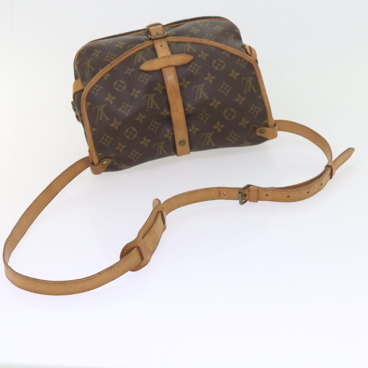 Louis Vuitton Saumur 30 Canvas Shoulder Bag ()