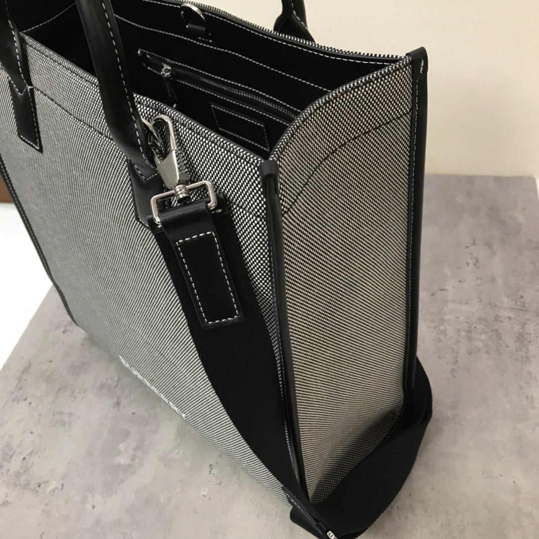 GLAMI Horseferry Print Cotton Canvas Tote Black/Grey For Women, Women’s Bags, Shoulder And Crossbody Bags 14in/ 35.5cm BUR 80508141