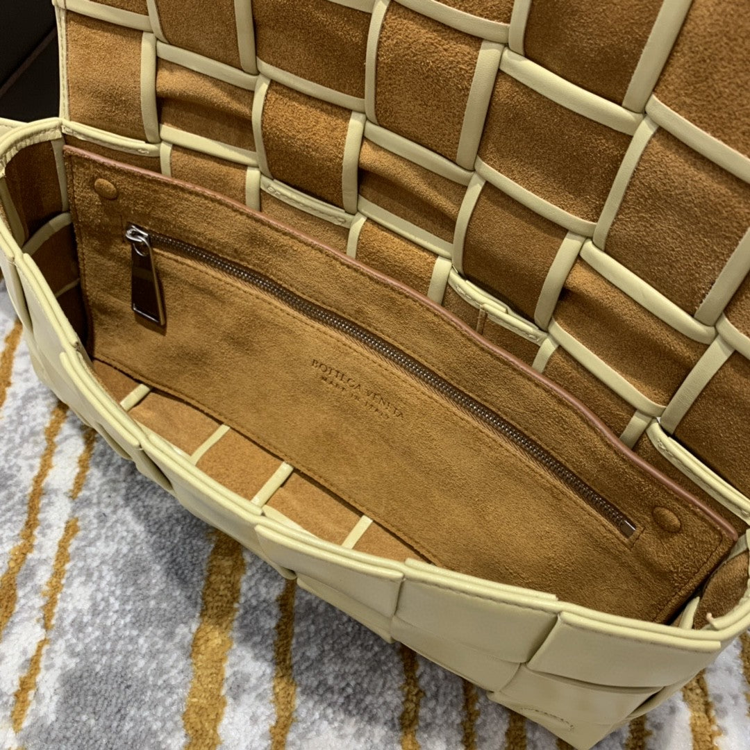 GLAMI Brick Cassette Bag For Women 11in/28cm In Beige