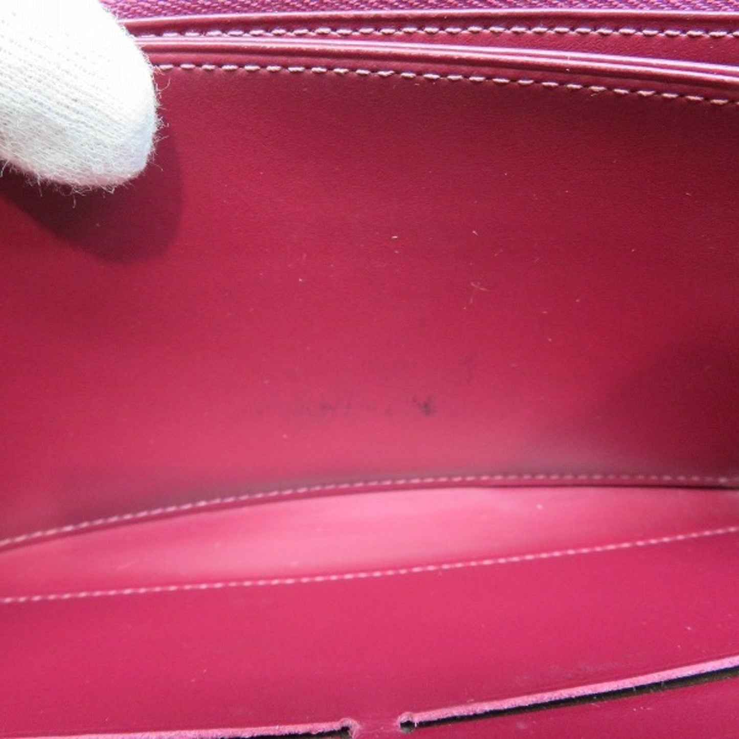 Louis Vuitton Portefeuille Zippy Patent Leather Wallet ()