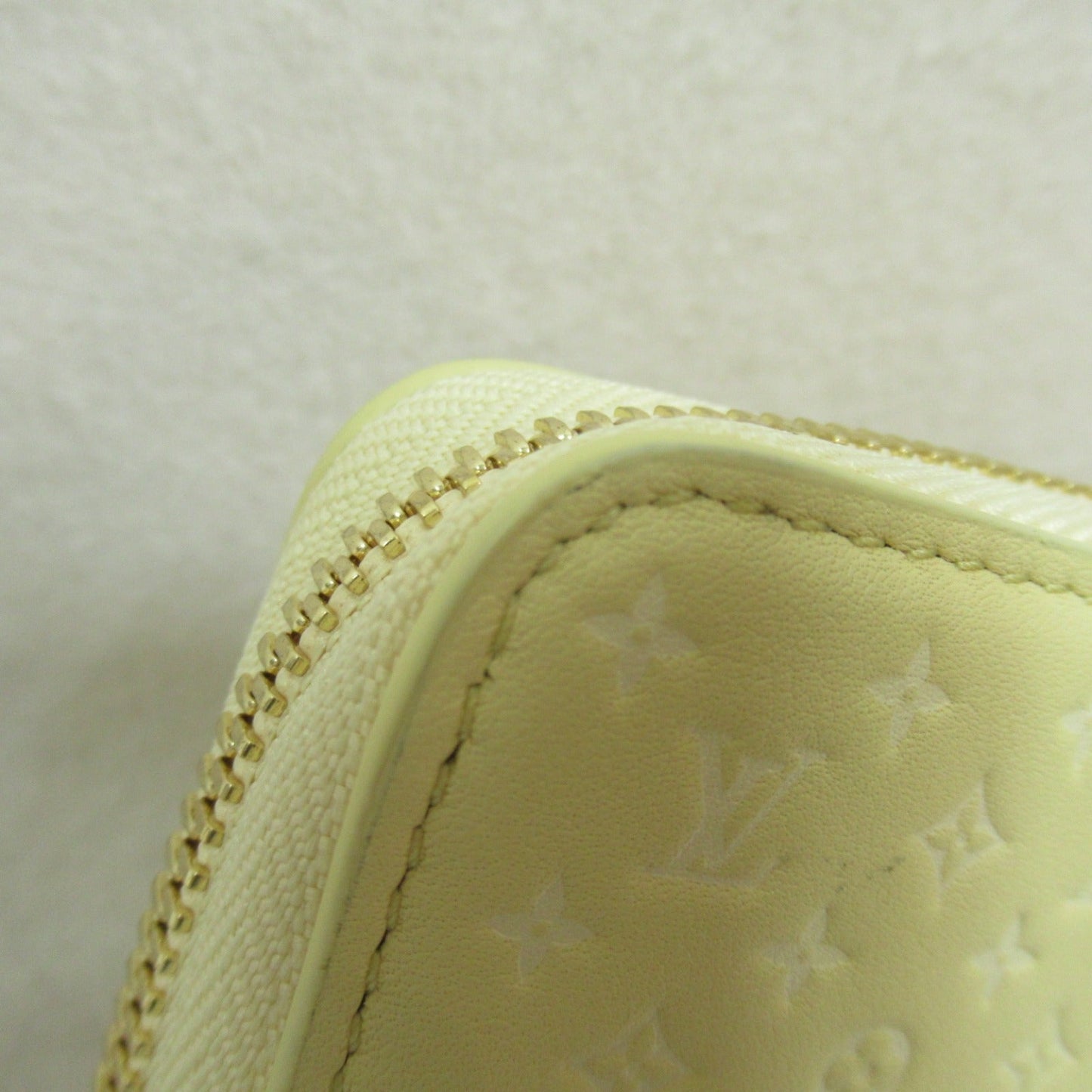 Louis Vuitton Zippy Wallet Leather M82229
