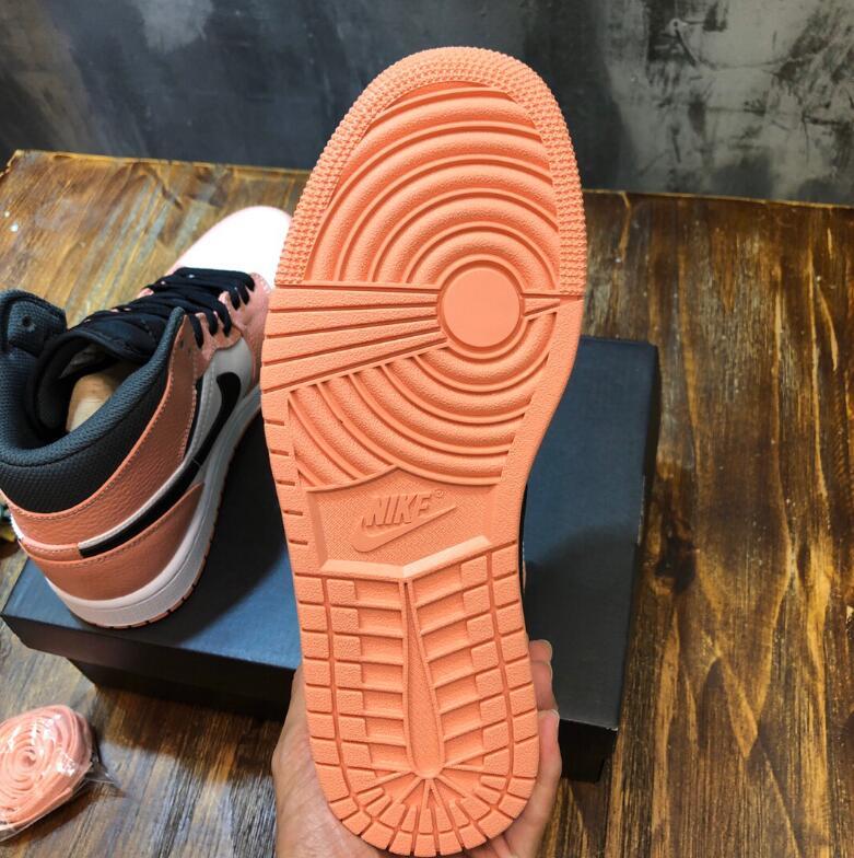 SAMC - NKE Shoes - 1893