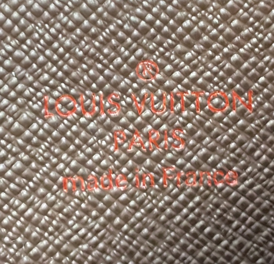 Louis Vuitton Zippy Wallet Damier
