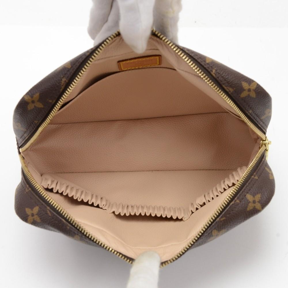 Louis Vuitto Trousse Toilette 23 Monogram Canvas Cosmetic Pouch