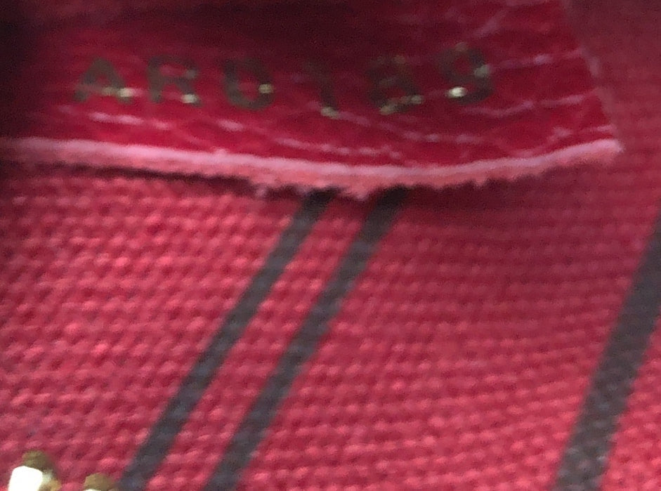 Louis Vuitton Pochette Metis Monogram Canvas