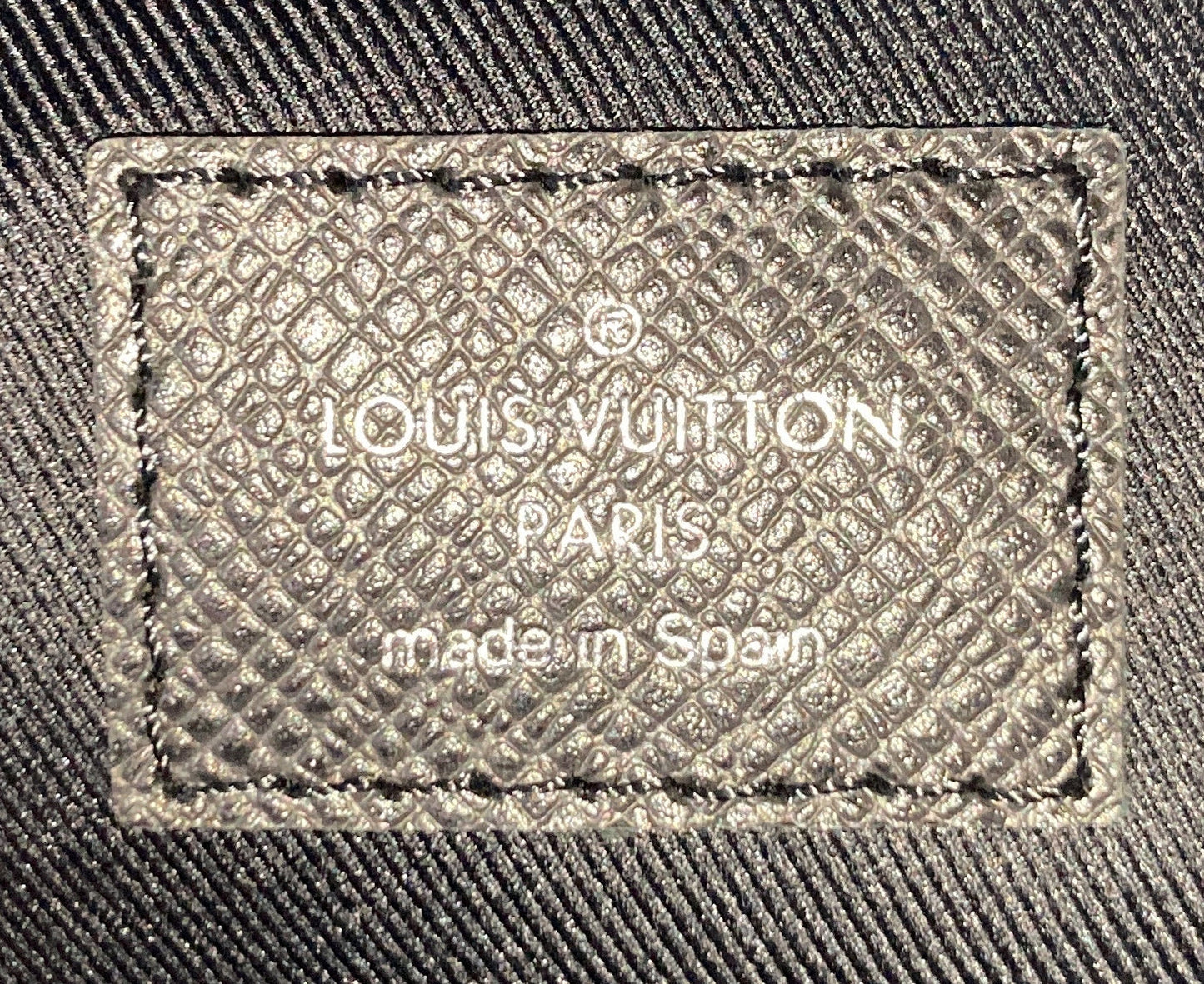 Louis Vuitton Avenue Sling Bag Taiga Leather