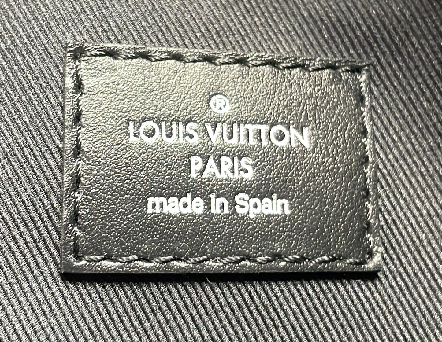Louis Vuitton Discovery Bumbag Graffiti Monogram Eclipse Canvas