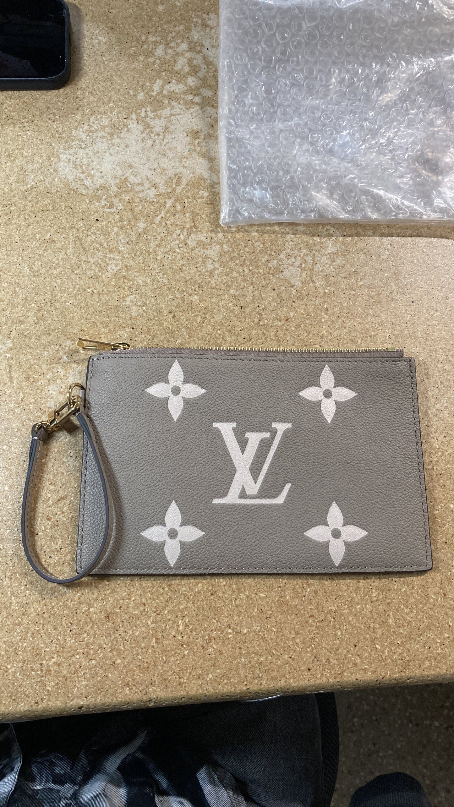 Louis Vuitton NeoNoe Pouch Bicolor Monogram Empreinte Giant