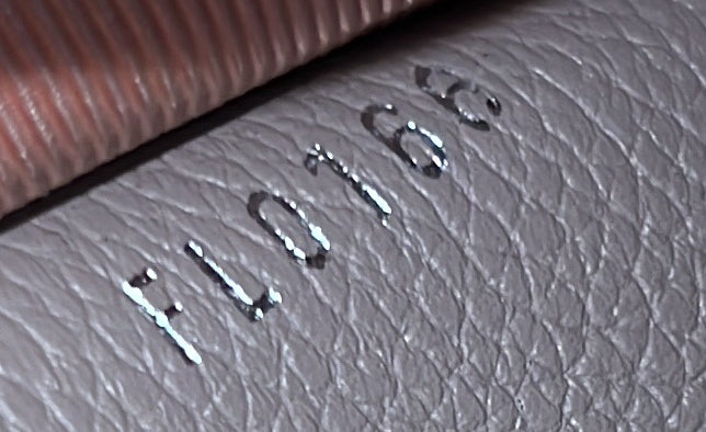 Louis Vuitton Lockme II Handbag Leather BB