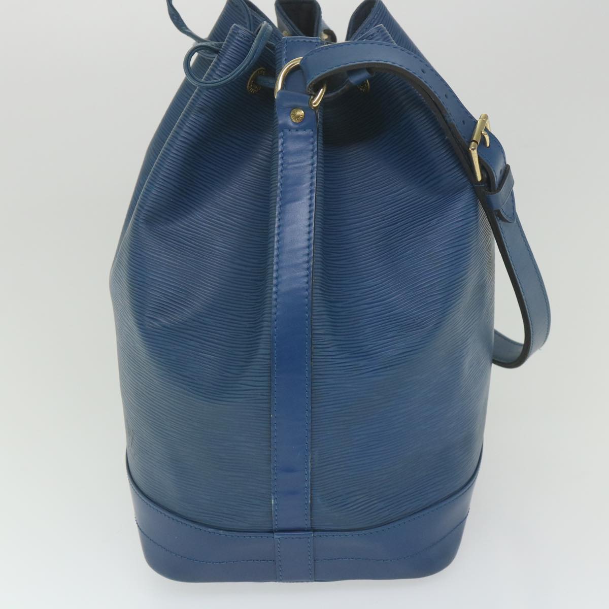 Louis Vuitton Noé Leather Shoulder Bag ()