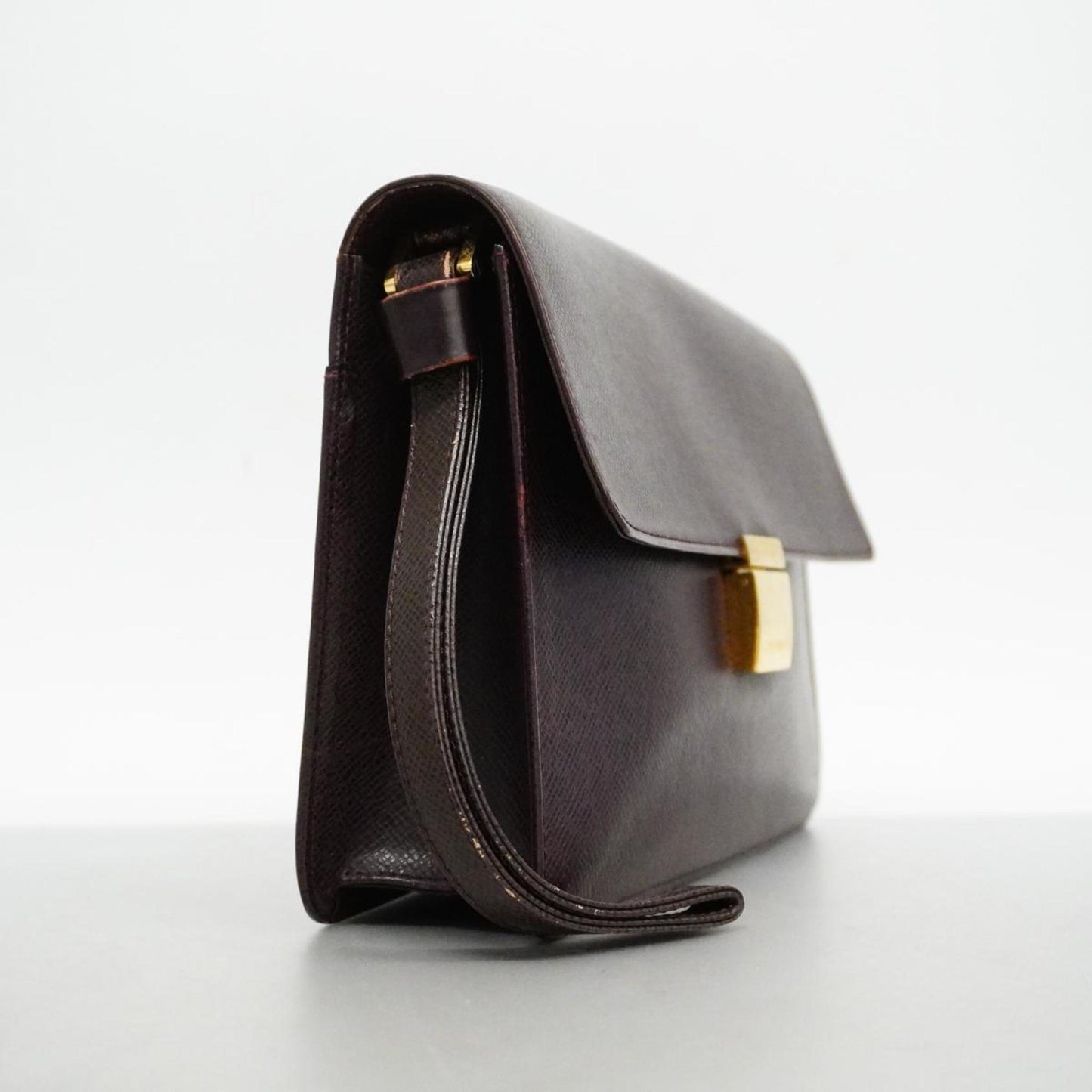 Louis Vuitton Selenga Leather Clutch Bag ()