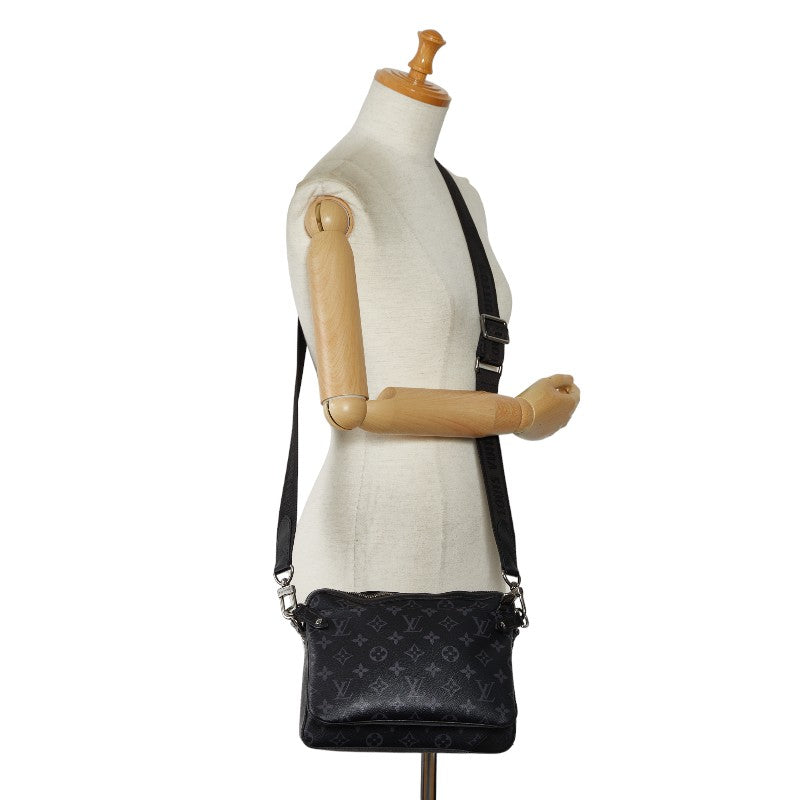 Louis Vuitton Monogram Eclipse Reversee Triomessenger Shelter Bag M69443 Black Gr PVC Leather Louis Vuitton