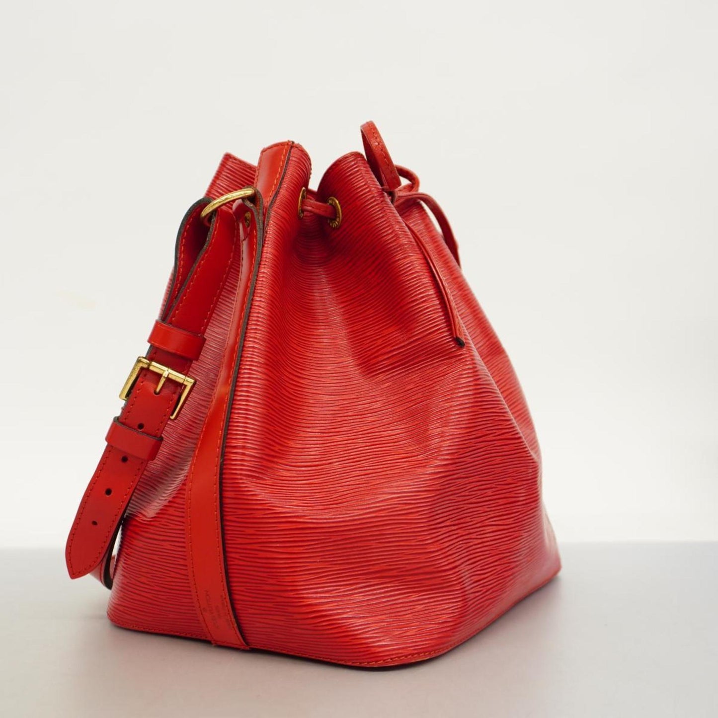 Louis Vuitton Petit Noé Leather Shopper Bag ()