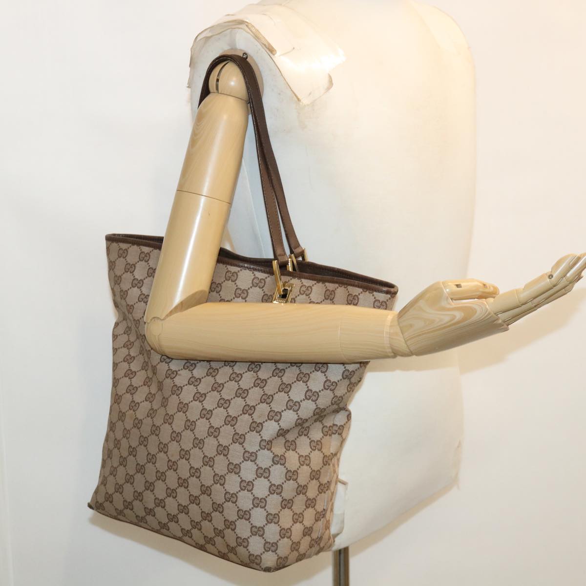 GUCCI GG Canvas Shoulder Bag Beige 1098 35367