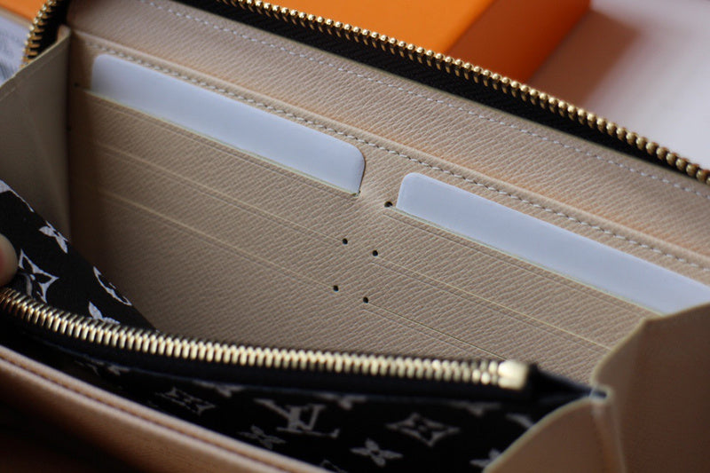 LOV2 Bags - Luxurious Bags 1599