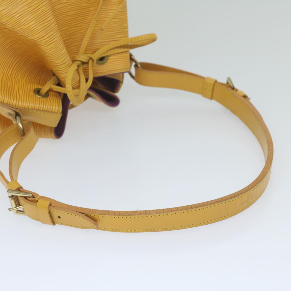Louis Vuitton Petit Noé Leather Shoulder Bag ()
