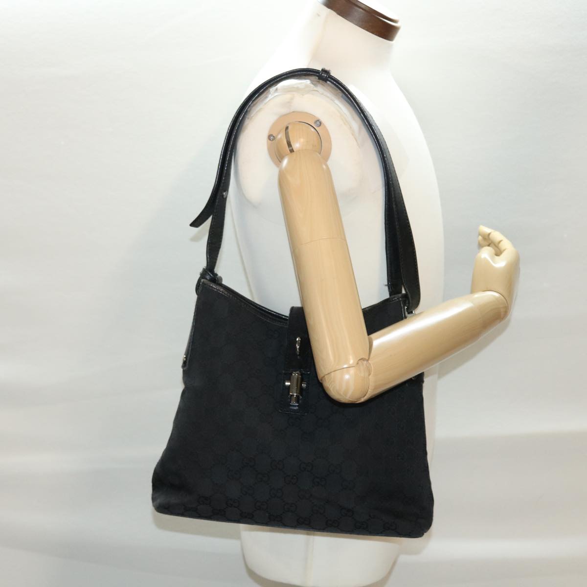 GUCCI GG Canvas Jackie Shoulder Bag Black 110291 40755