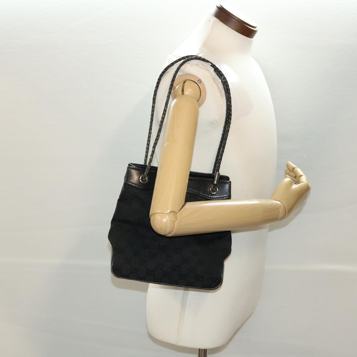 GUCCI GG Canvas Shoulder Bag Black 109143 41377