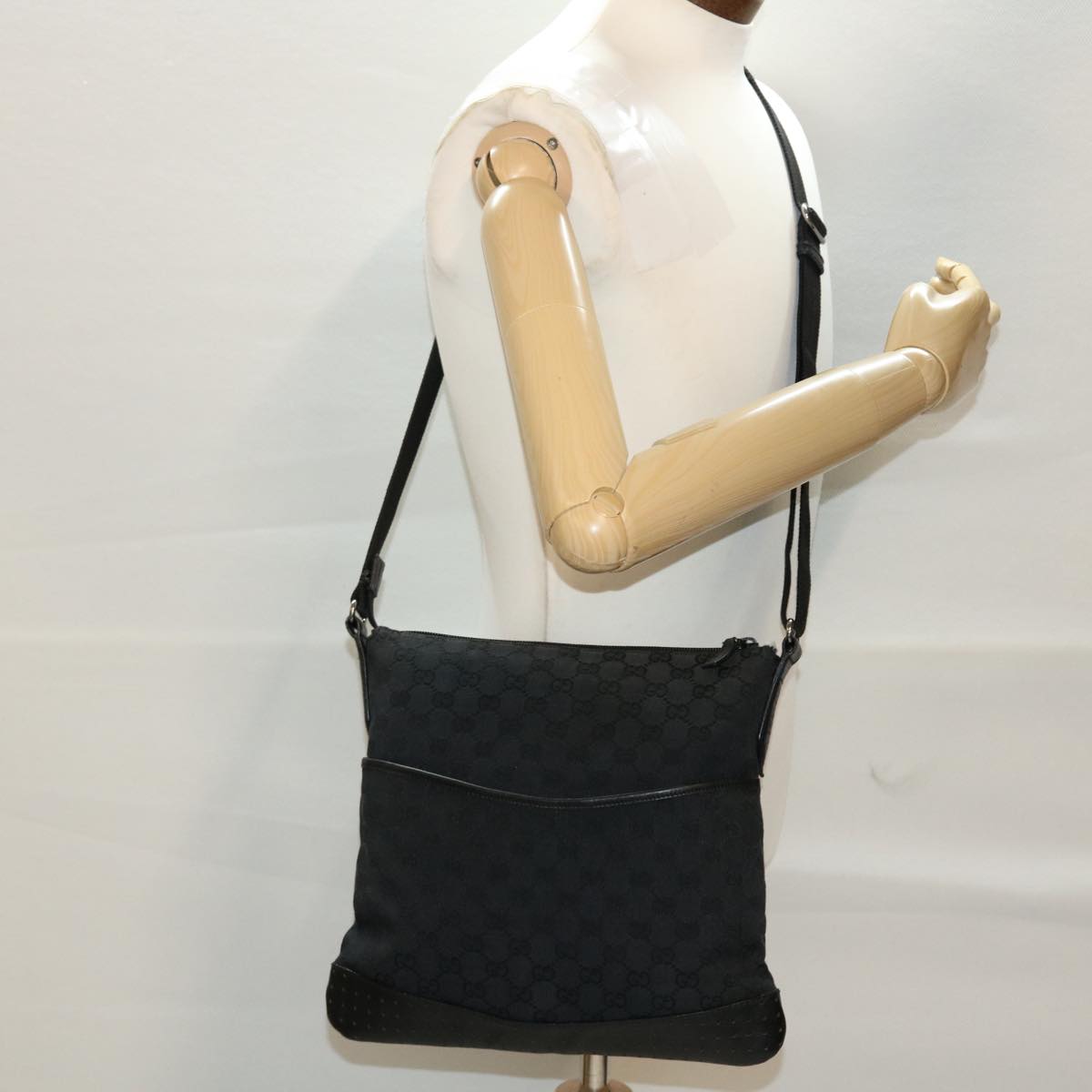 GUCCI GG Canvas Shoulder Bag Black 145857 43763