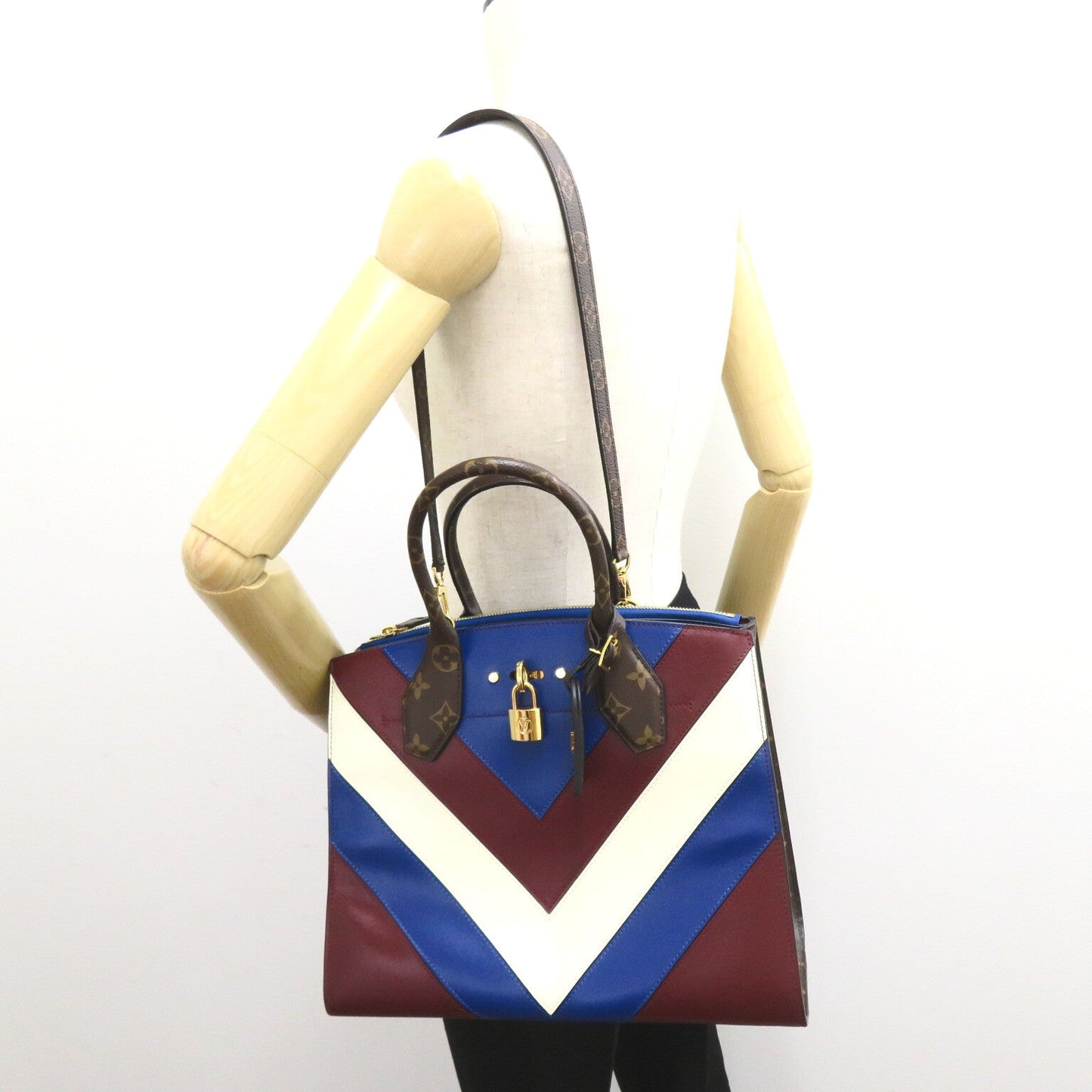 Louis Vuitton Louis Vuitton City Timer MM Shoulder Bag PVC Coated Canvas Leather Brown / Multicolor / Blue/Red/White M52740