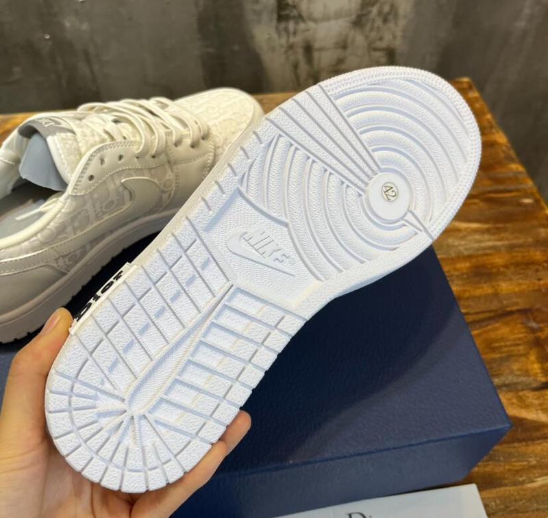 SAMC - NKE Shoes - 470