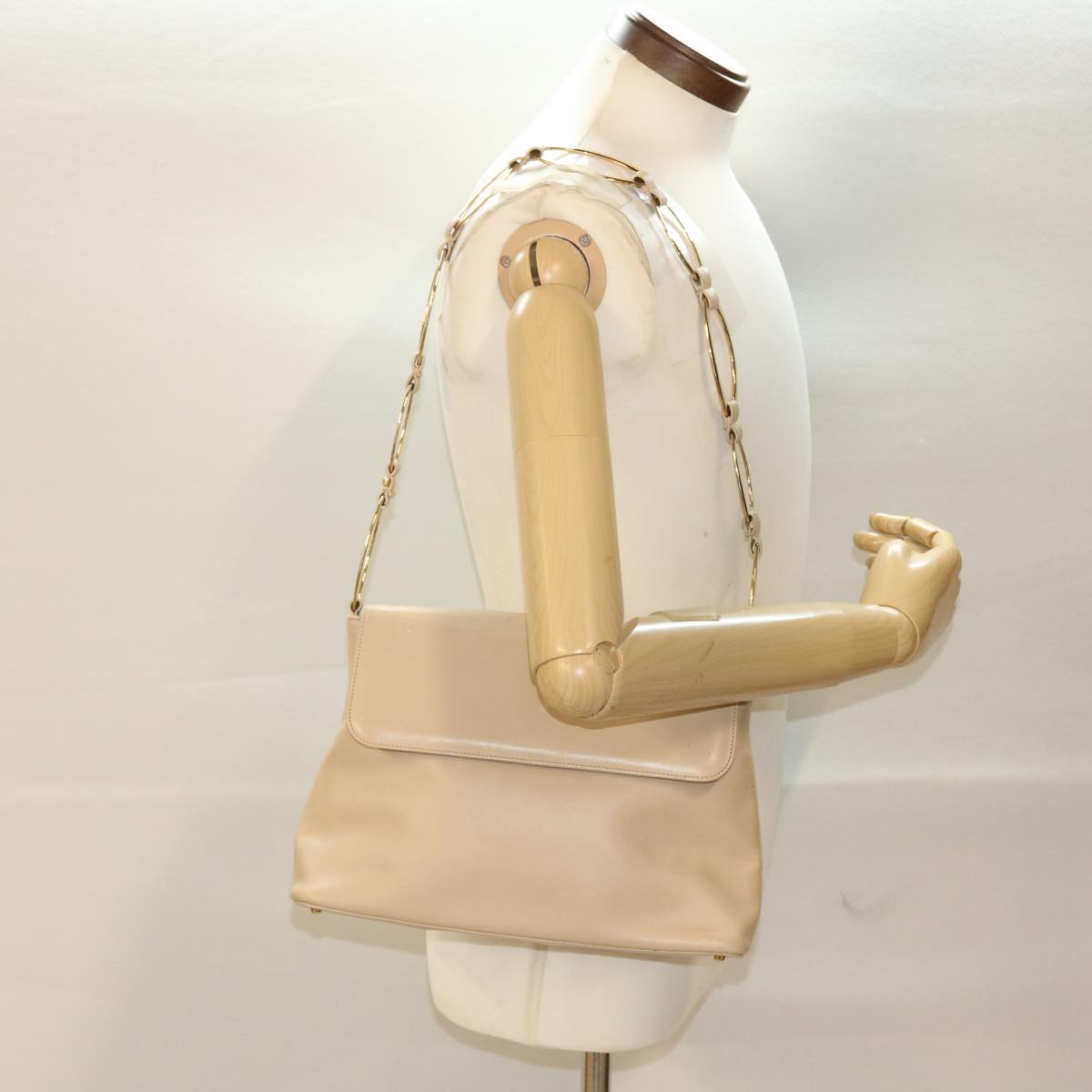 GUCCI Chain Shoulder Bag Leather Beige 45996