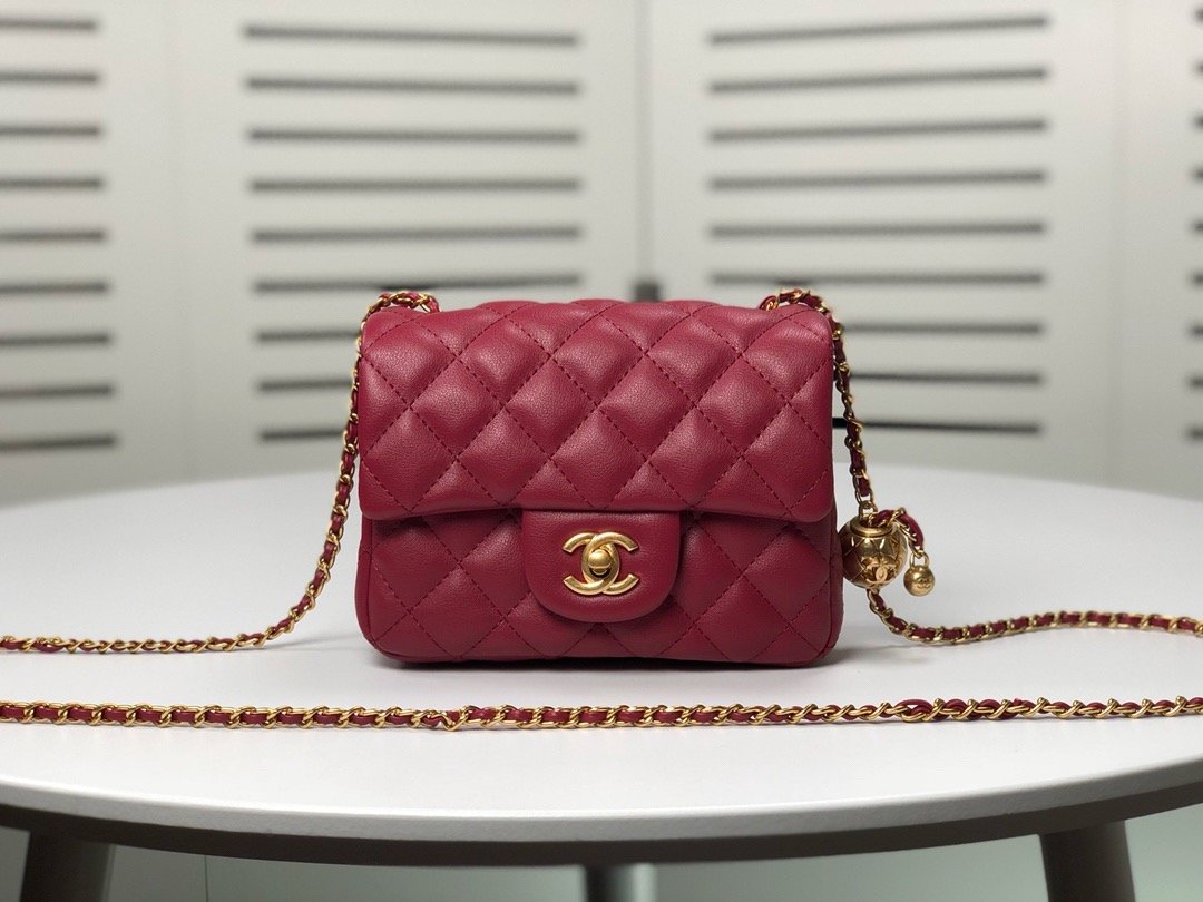 Designer bags by Chanel 117