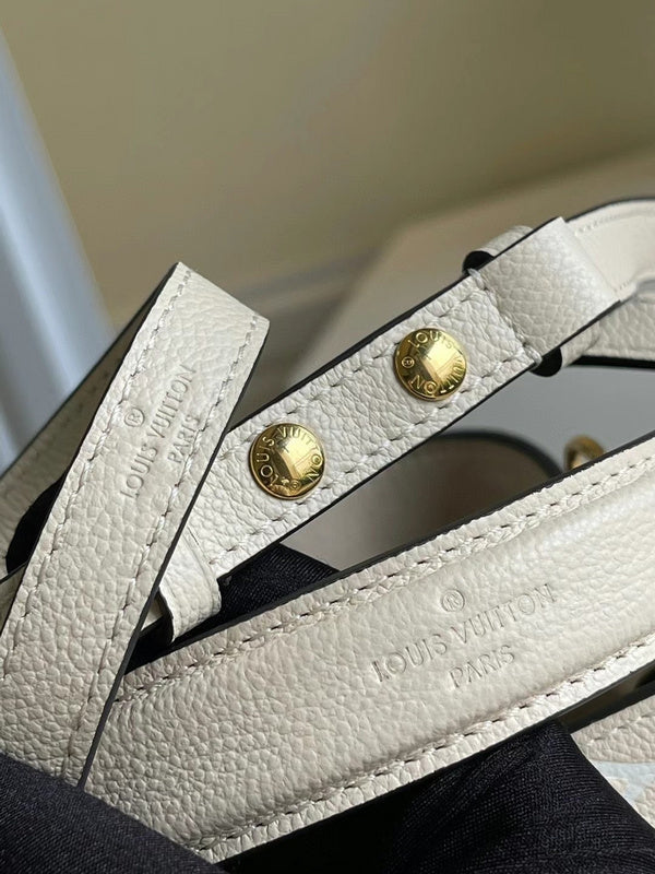 LOV2 Bags - Luxurious Bags 2525