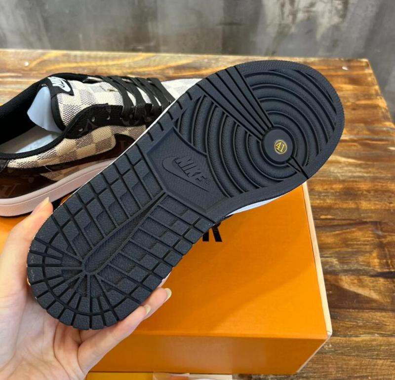 SAMC - NKE Shoes - 526