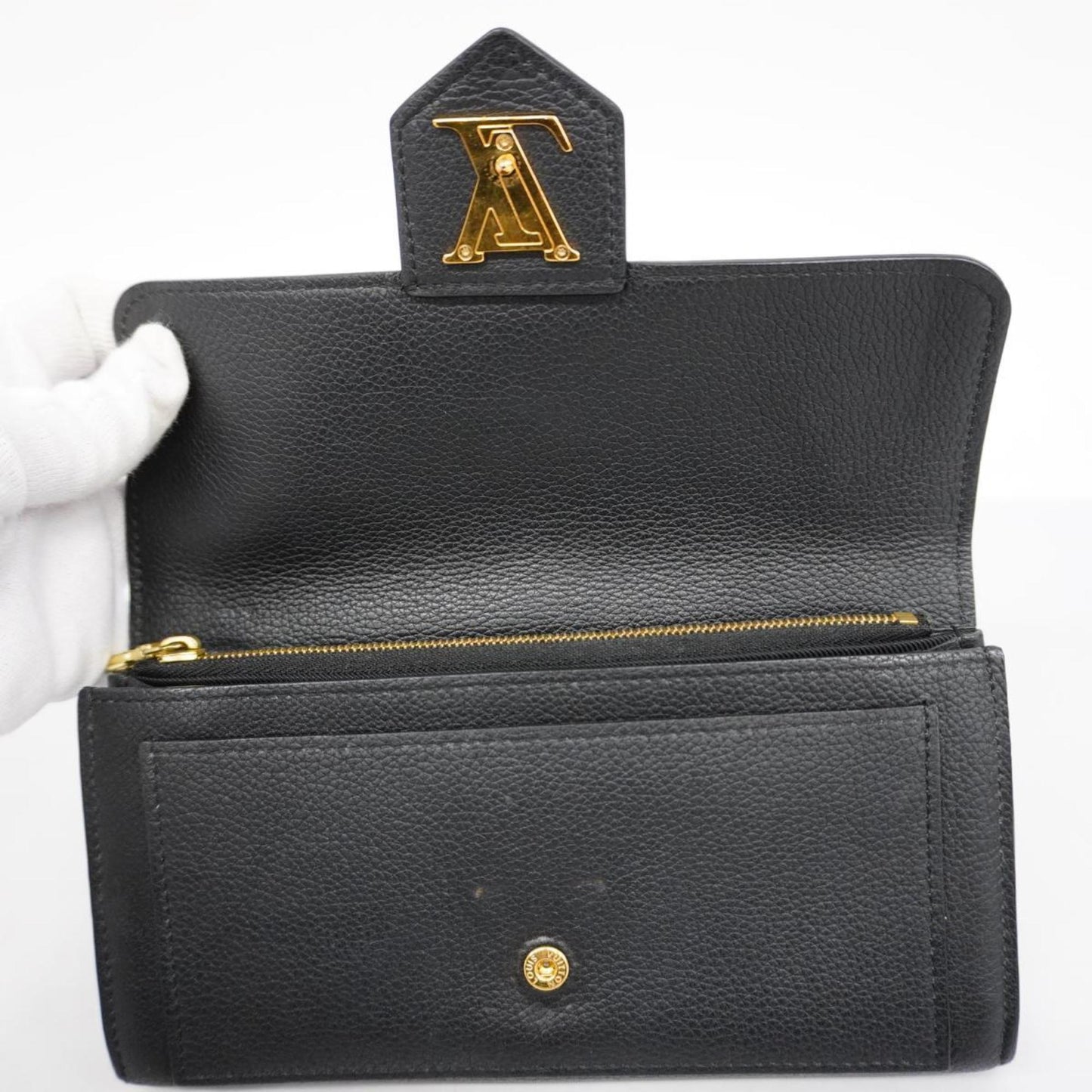 Louis Vuitton Capucines Leather Wallet ()