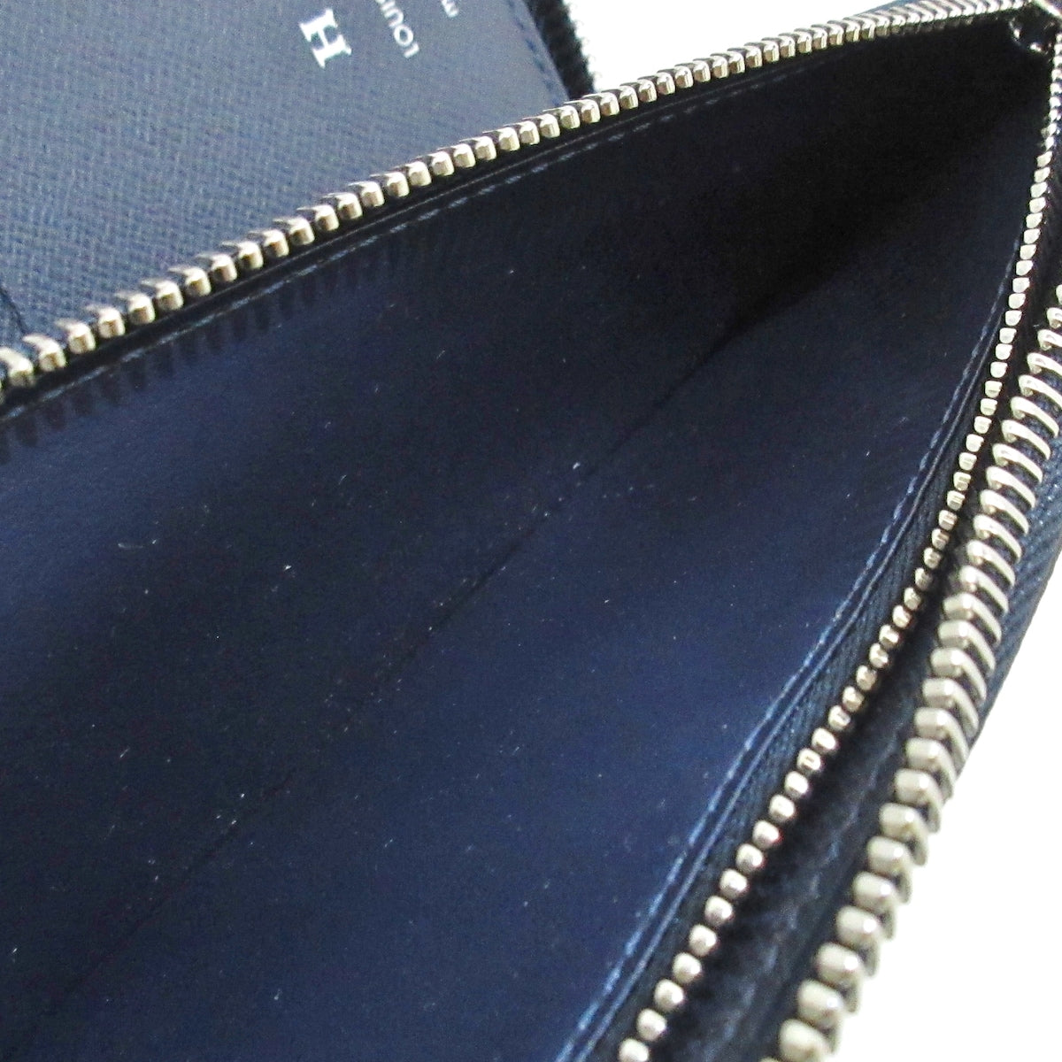 Louis Vuitton Zippy Wallet Vertical Leather Wallet ()