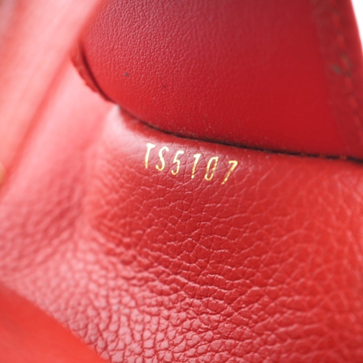 Louis Vuitton 6 Key Holder Leather Wallet ()