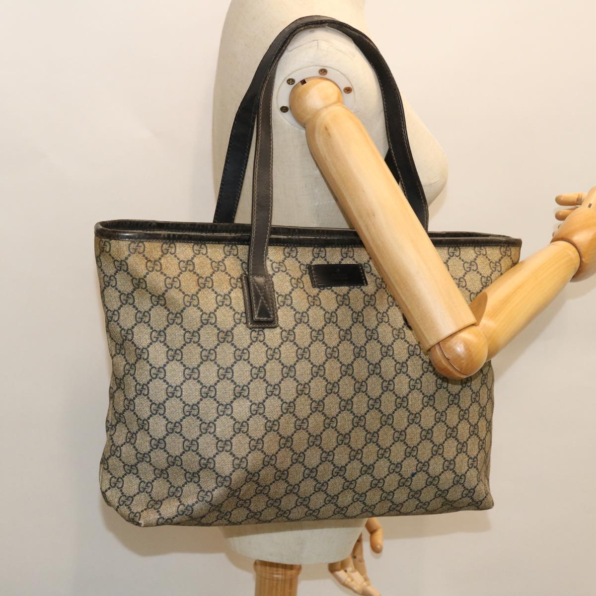GUCCI GG Canvas Tote Bag PVC Leather Navy Beige 211137 51642