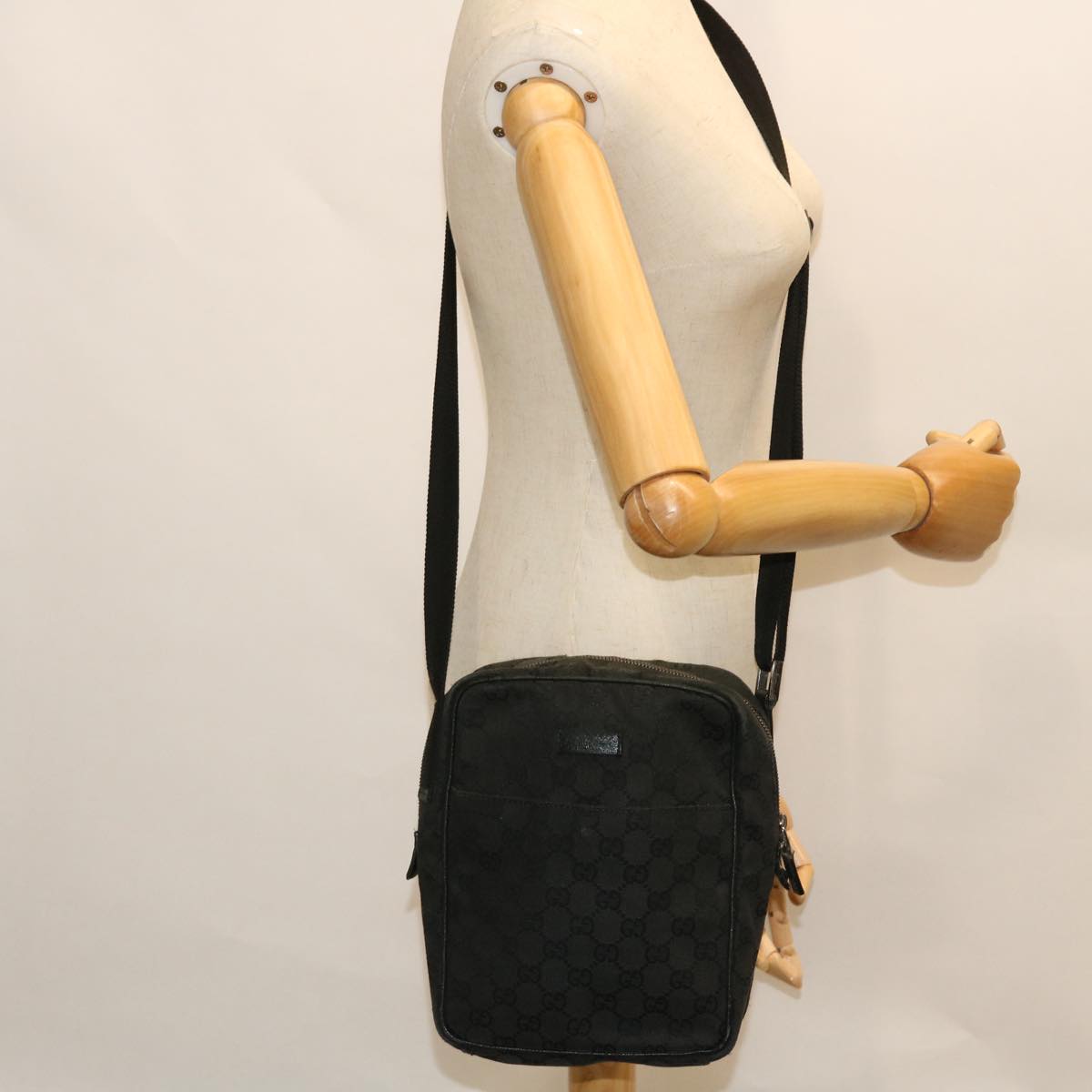 GUCCI GG Canvas Shoulder Bag Black 122759 51647